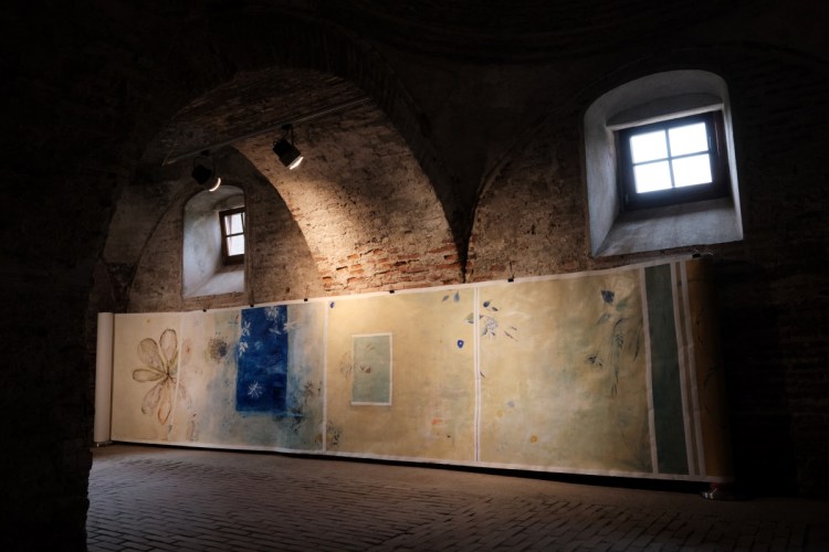 Roxana Donaldson - Fragmentum XI - temporal rotulus, painting fine art, 1.5x10m-mixed-media-paper, 2021